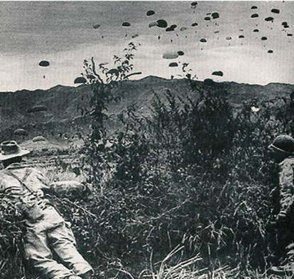 French troops parachute into Điện Biên Phủ in November 1953